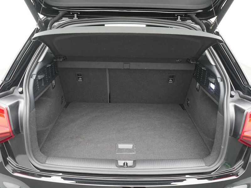 Audi Q2 35 S line PANO LED SHZ KAM PDC NAVI