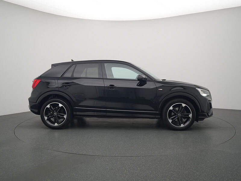 Audi Q2 35 S line PANO LED SHZ KAM PDC NAVI