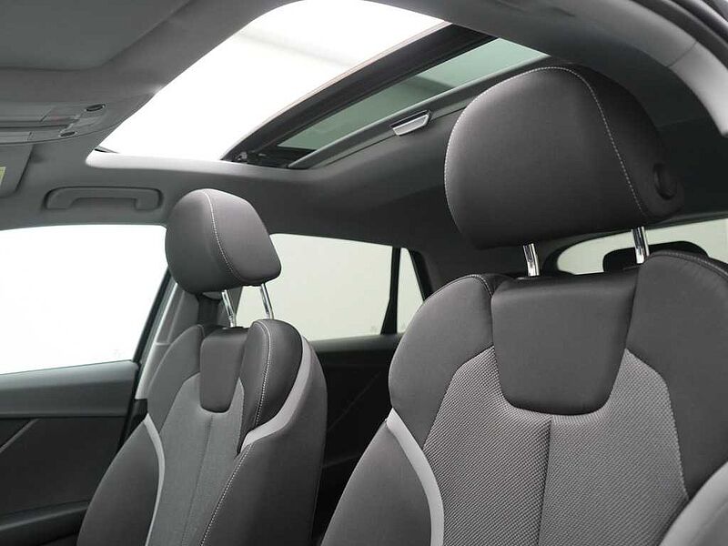 Audi Q2 35 S line PANO LED SHZ KAM PDC NAVI