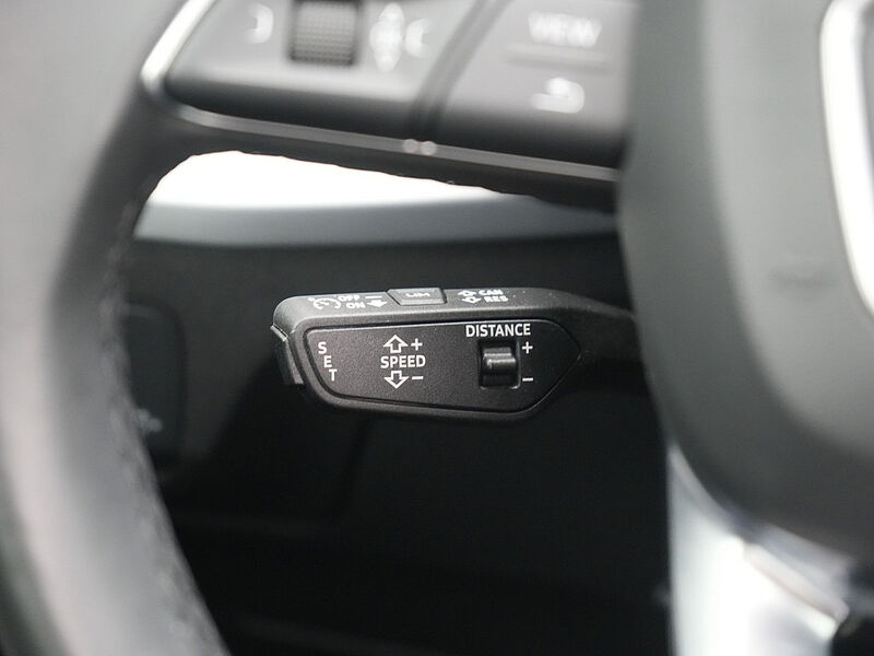 Audi Q2 35 S line PANO LED SHZ KAM PDC NAVI