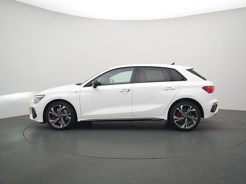 Audi A3 Sportback S line RAUTE VIRT LED SHZ PDC NAVI