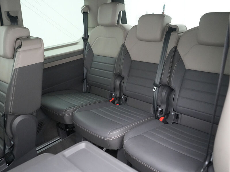 Volkswagen T7 Multivan Life 7-SITZER LEDER AHK VIS-A-VIS