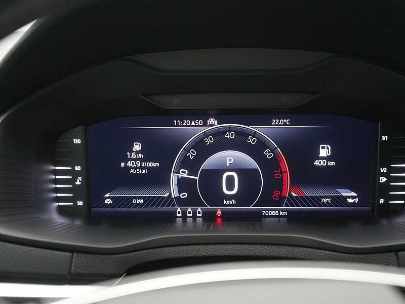 SKODA KAROQ Clever DSG AHK NAVI LEDER VIRT KAM CARPLAY