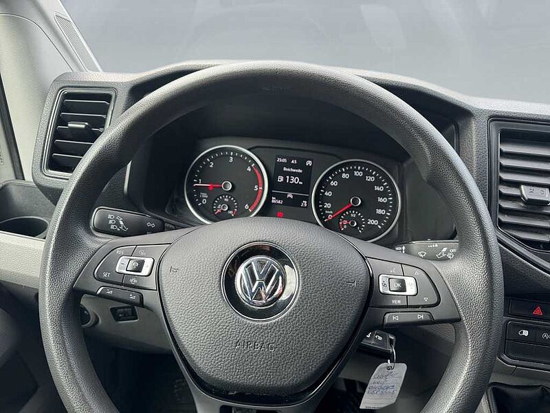 Volkswagen Crafter ACC KAM NAVI PDC SHZ