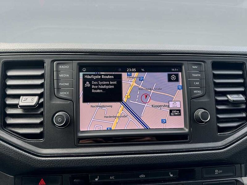 Volkswagen Crafter ACC KAM NAVI PDC SHZ