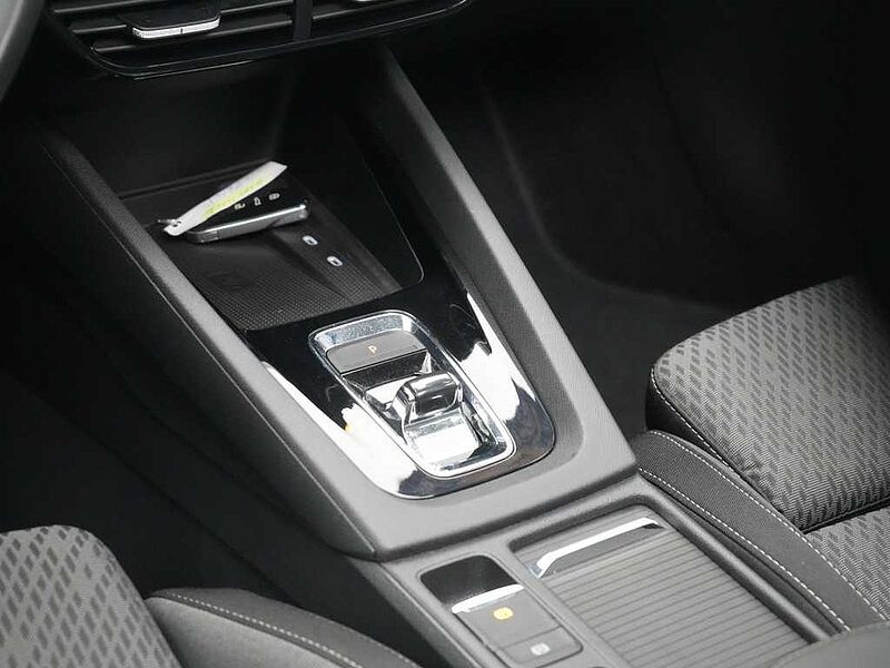 SKODA OCTAVIA Combi Clever DSG PANO AHK NAVI VIRT KAM