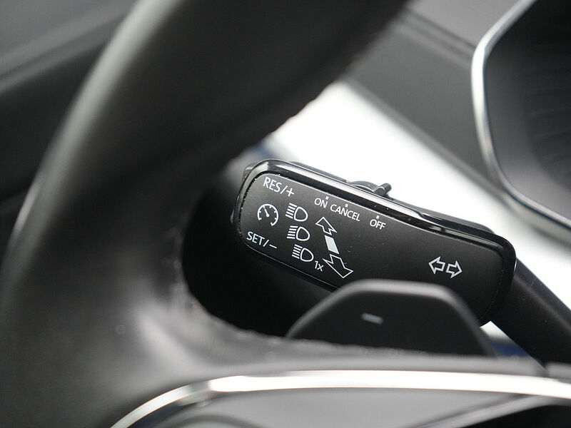 SKODA OCTAVIA Combi Clever DSG PANO AHK NAVI VIRT KAM