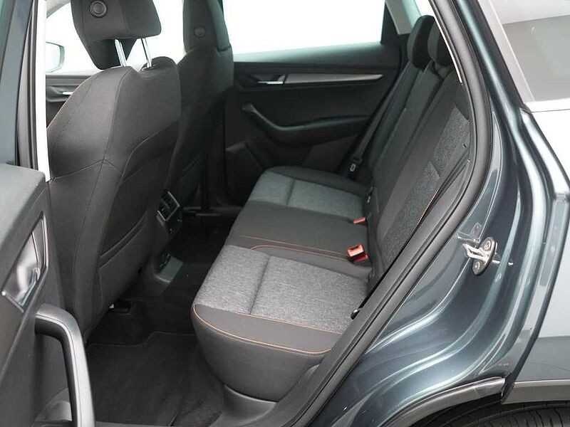 SKODA KAROQ DSG LED PDC AHK CARPLAY SHZ VIRT NAVI