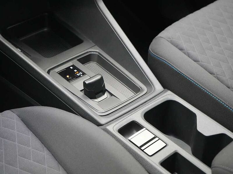 Volkswagen Caddy Move AHK ACC NAVI KAM PANO PDC