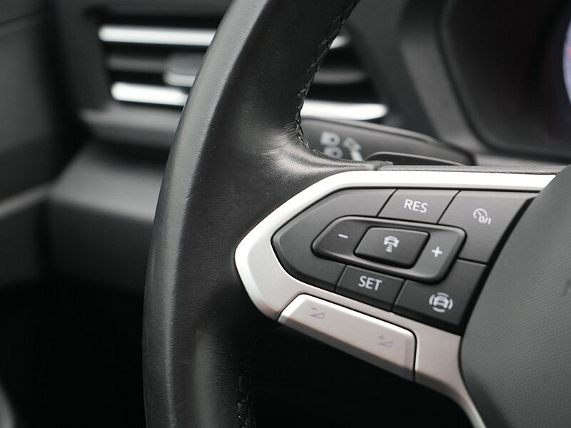 Volkswagen Caddy Move AHK ACC NAVI KAM PANO PDC