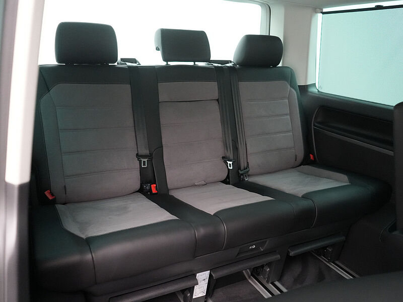 Volkswagen T6.1 Multivan Highline ACC AHK NAVI 7-SITZER SHZ