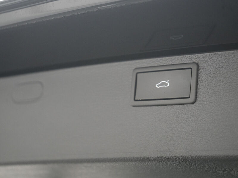 Volkswagen T6.1 Multivan Highline ACC AHK NAVI 7-SITZER SHZ