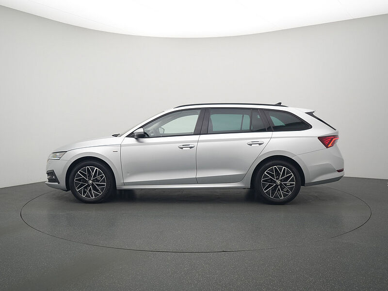 SKODA OCTAVIA Combi Clever DSG CARPLAY LED SHZ PDC