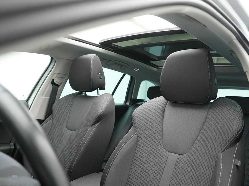 SKODA OCTAVIA Combi Clever DSG CARPLAY LED SHZ PDC