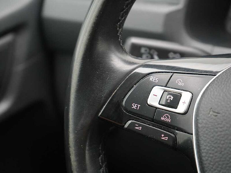 Volkswagen Caddy Maxi Kasten ACC NAVI PDC KLIMA AHK