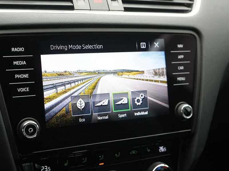 SKODA OCTAVIA LED ACC DSG SHZ PDC