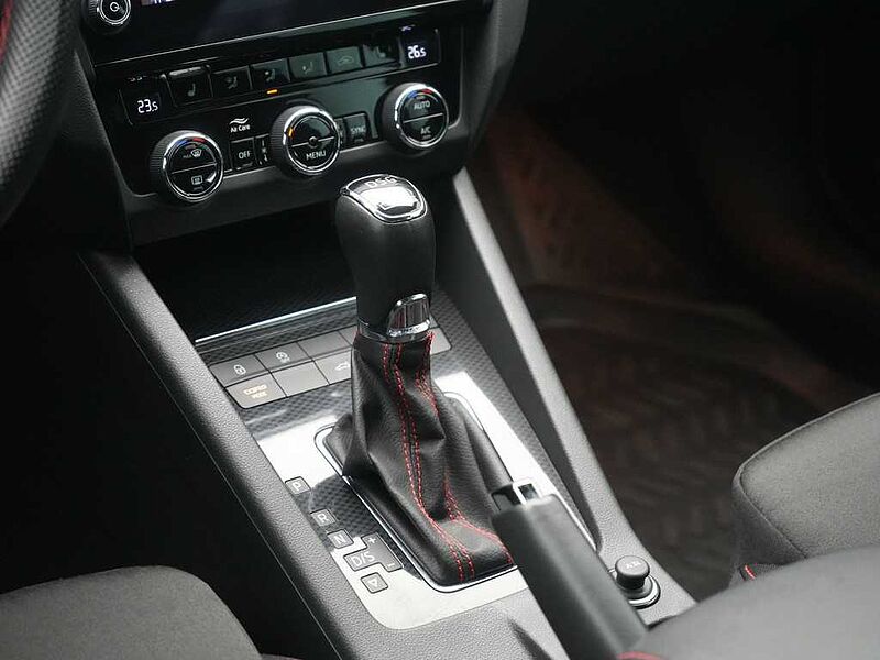 SKODA OCTAVIA LED ACC DSG SHZ PDC