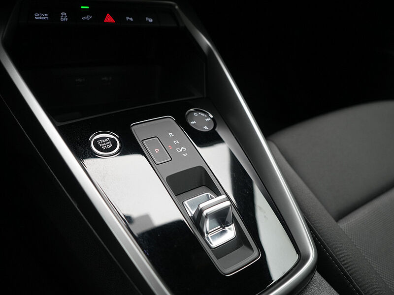 Audi A3 Sportback 40 e S TRON VIRT NAVI SHZ PDC