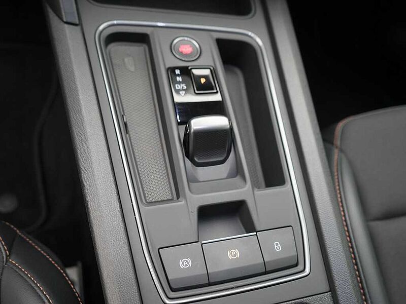 CUPRA Formentor DSG NAVI VIRT LEDER ACC KAM CARPLAY