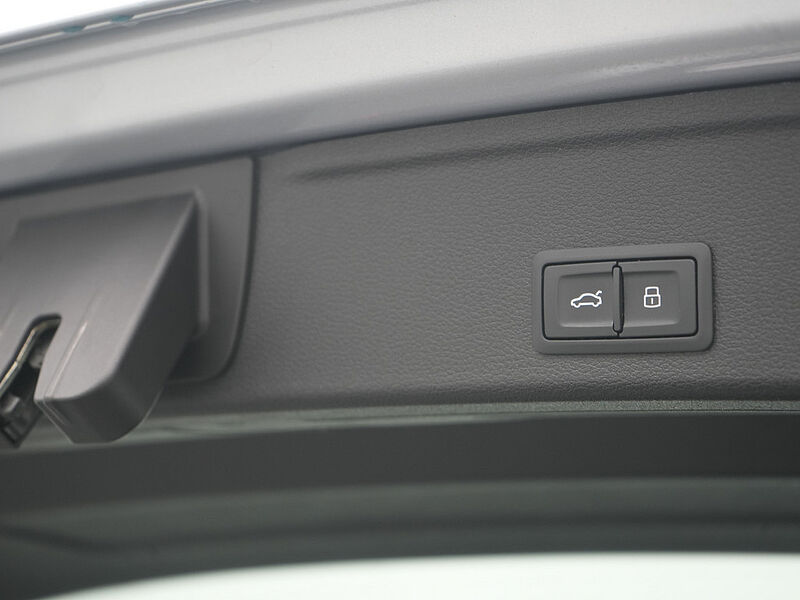 Audi S4 MATRIX AHK HUD SHZ MEMORY