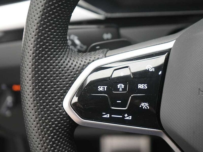 Volkswagen Arteon Elegance DSG AHK ACC LEDER VIRT KAM SHZ