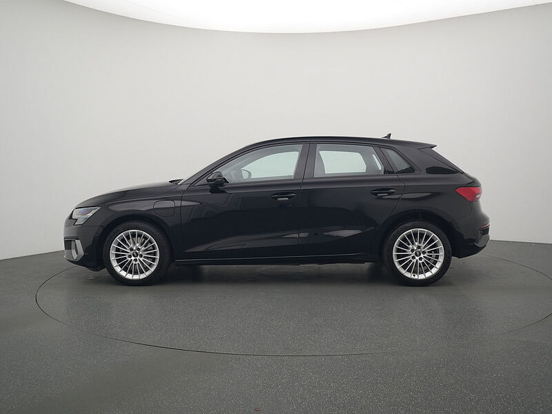 Audi A3 Sportback 40 e advanced LED VIRT SHZ PDC ACC