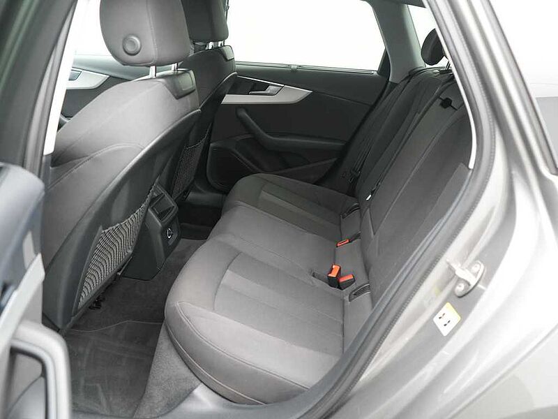 Audi A4 LED SHZ KLIMA PDC