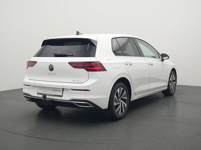 Volkswagen Golf VIII eHybrid Style DSG CARPLAY KAM SHZ PDC