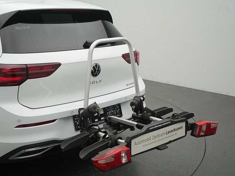 Volkswagen Golf VIII eHybrid Style DSG CARPLAY KAM SHZ PDC