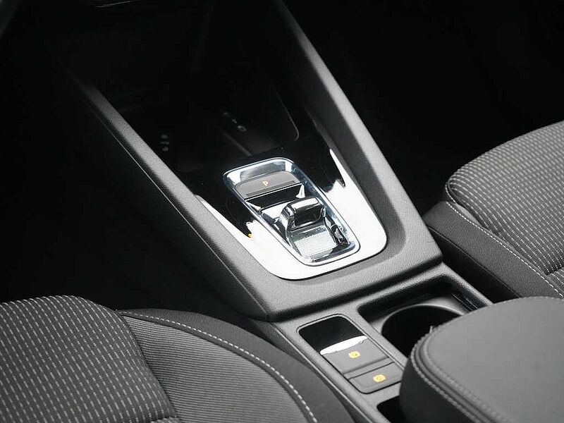 SKODA OCTAVIA Combi Ambition DSG SHZ PDC VIRT LED