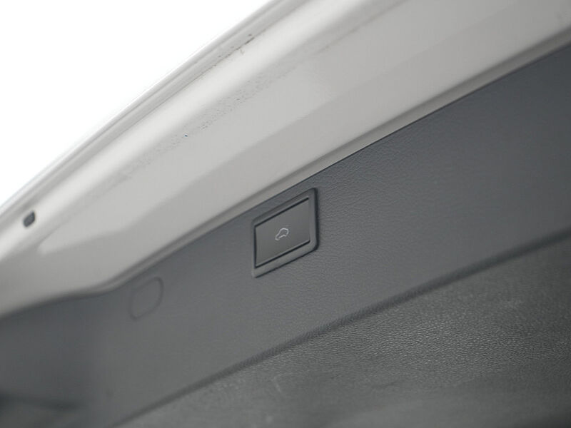 Volkswagen T6.1 Multivan Generation Six 7-SITZE STANDHZ AHK