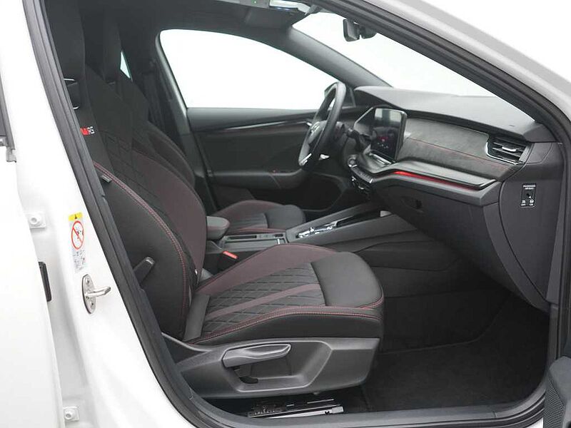 SKODA OCTAVIA Combi iV RS DSG VIRT CARPLAY LED SHZ PDC