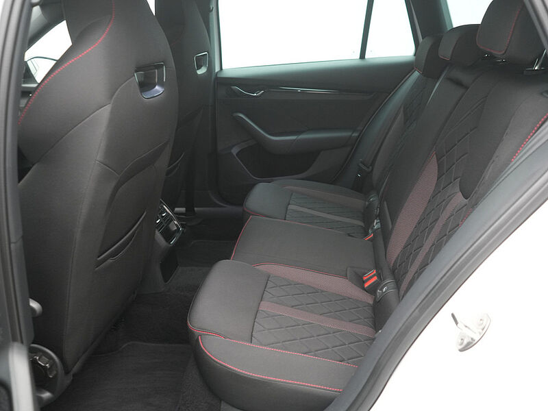 SKODA OCTAVIA Combi iV RS DSG VIRT CARPLAY LED SHZ PDC