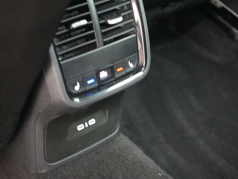 SKODA OCTAVIA Combi Selection DSG AHK MATRIX ACC NAVI