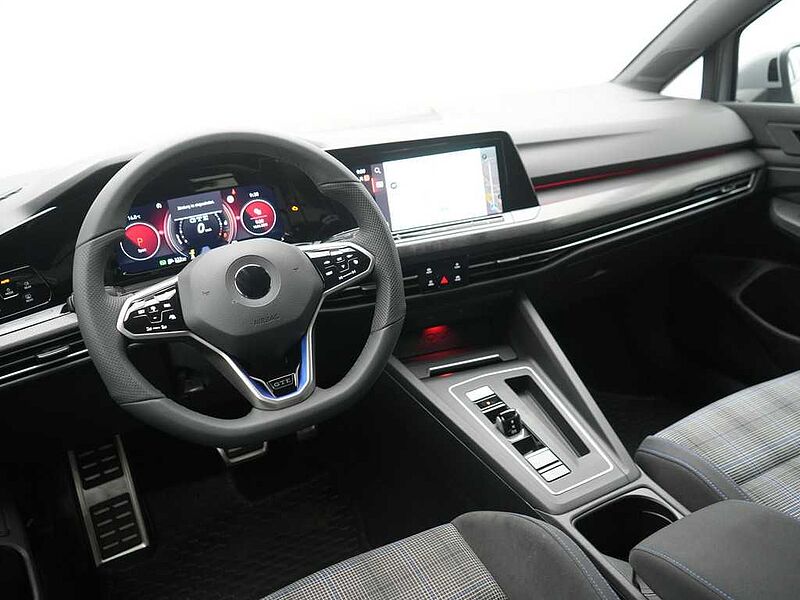Volkswagen Golf VIII GTE DSG AHK MATRIX HUD NAVI VIRT DCC