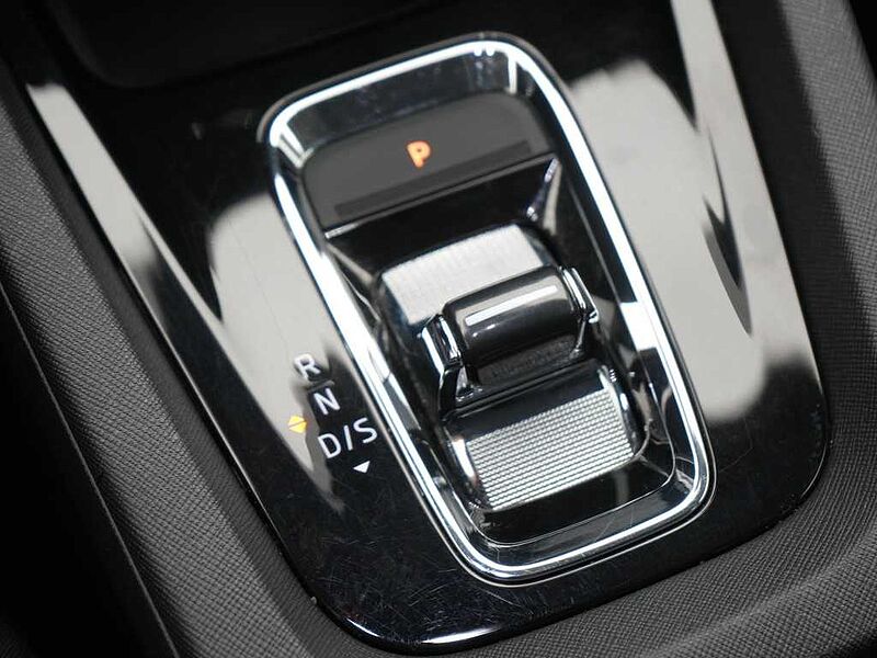 SKODA OCTAVIA Combi Ambition DSG CARPLAY 4xSHZ PDC