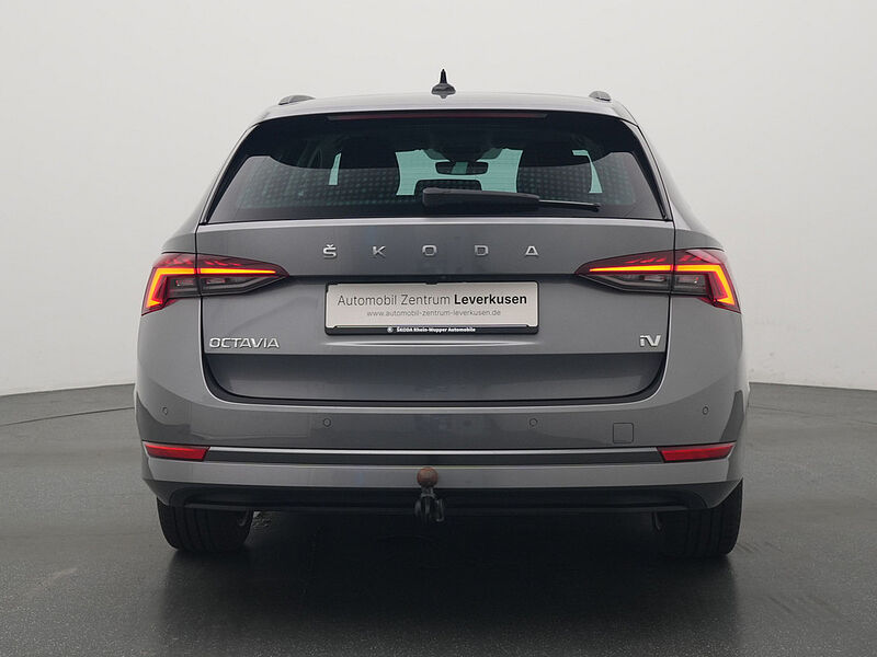 SKODA OCTAVIA Combi Ambition DSG CARPLAY 4xSHZ PDC