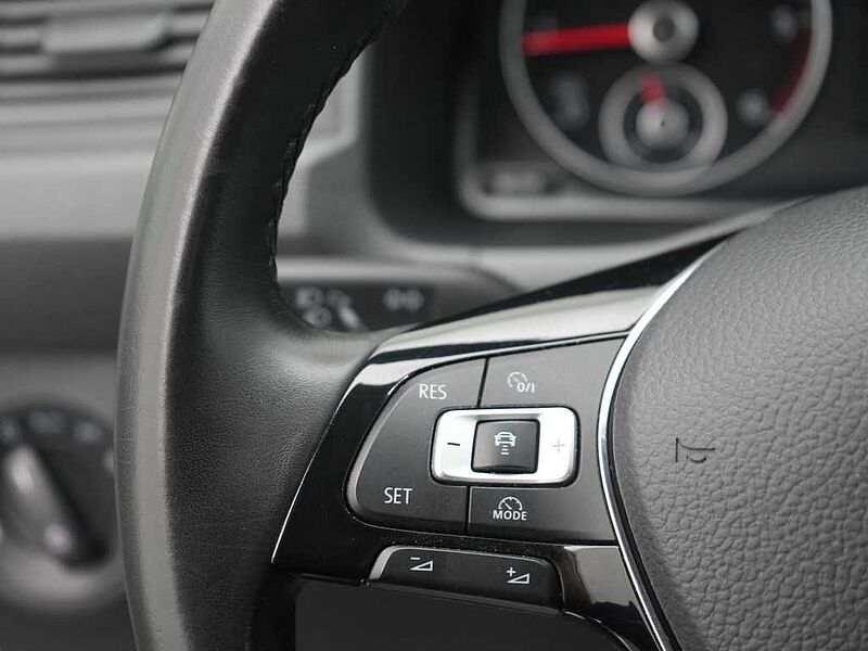 Volkswagen Caddy Maxi Kasten NAVI AHK ACC CARPLAY PDC