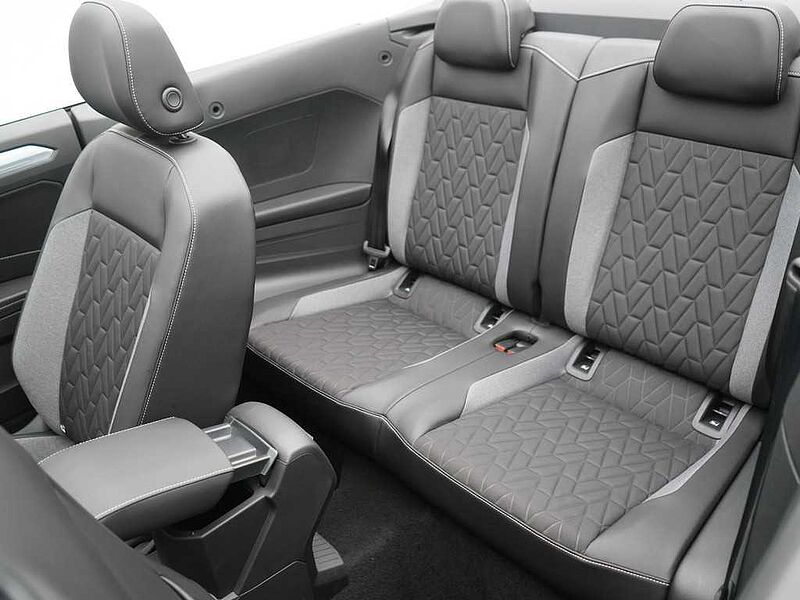 Volkswagen T-Roc LED KAM AHK SHZ PDC