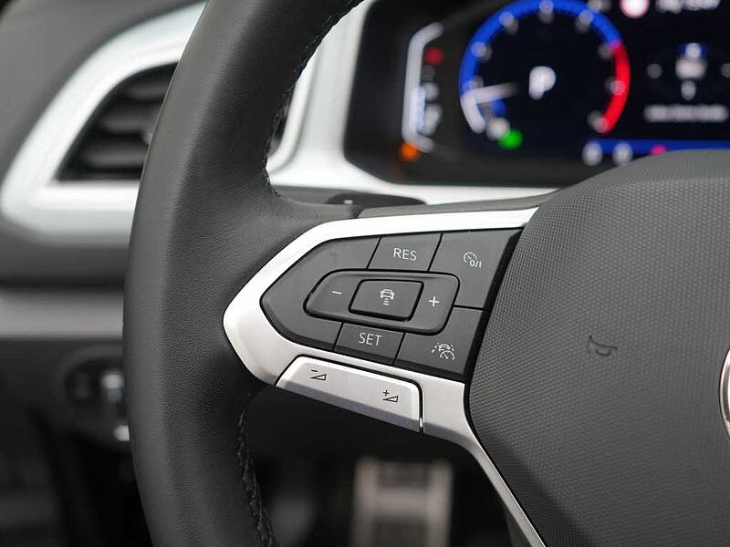 Volkswagen T-Roc LED KAM AHK SHZ PDC