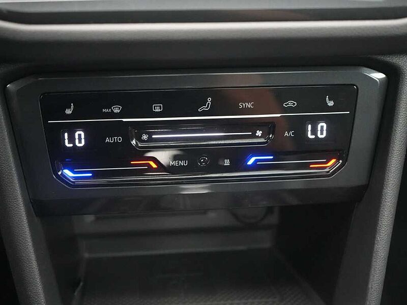 Volkswagen Tiguan R-Line PANO HUD AHK VIRT KAM SHZ DSG