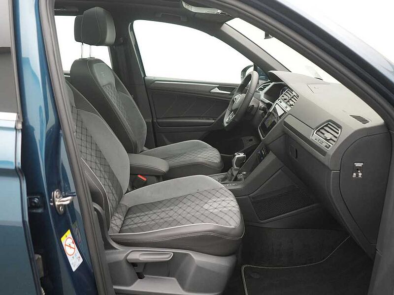 Volkswagen Tiguan R-Line PANO HUD AHK VIRT KAM SHZ DSG