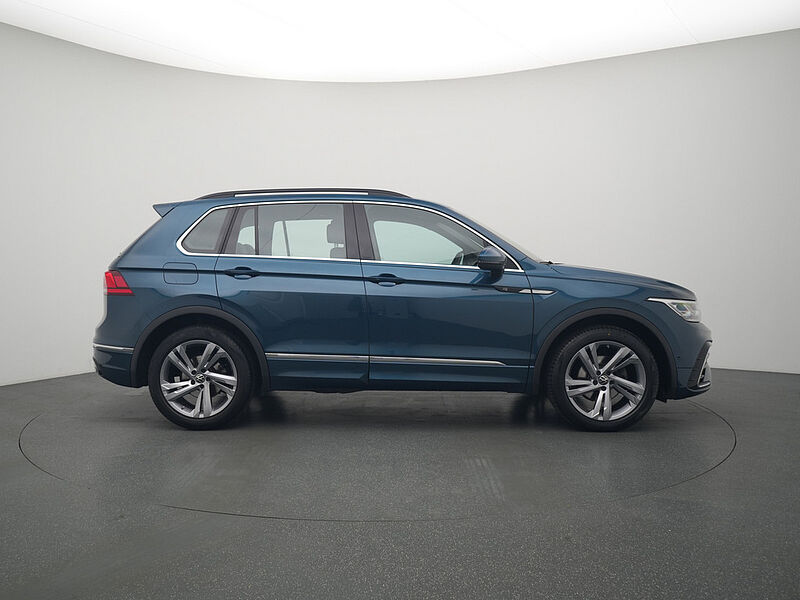 Volkswagen Tiguan R-Line PANO HUD AHK VIRT KAM SHZ DSG