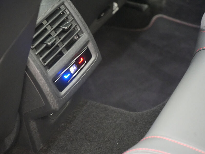 Volkswagen Golf VIII GTI Clubsport PANO H/K HUD MATRIX ACC