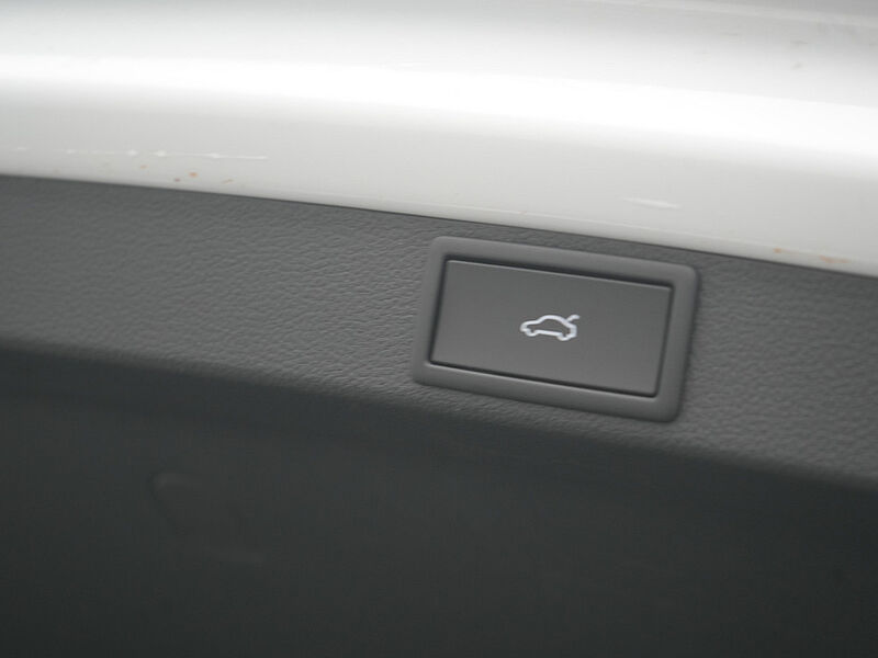 SKODA OCTAVIA Combi Selection DSG AHK KAM 360° CARPLAY