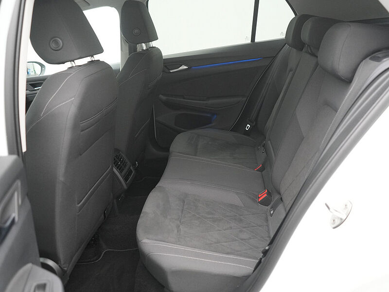 Volkswagen Golf VIII eHybrid Style DSG MATRIX AHK NAVI VIRT