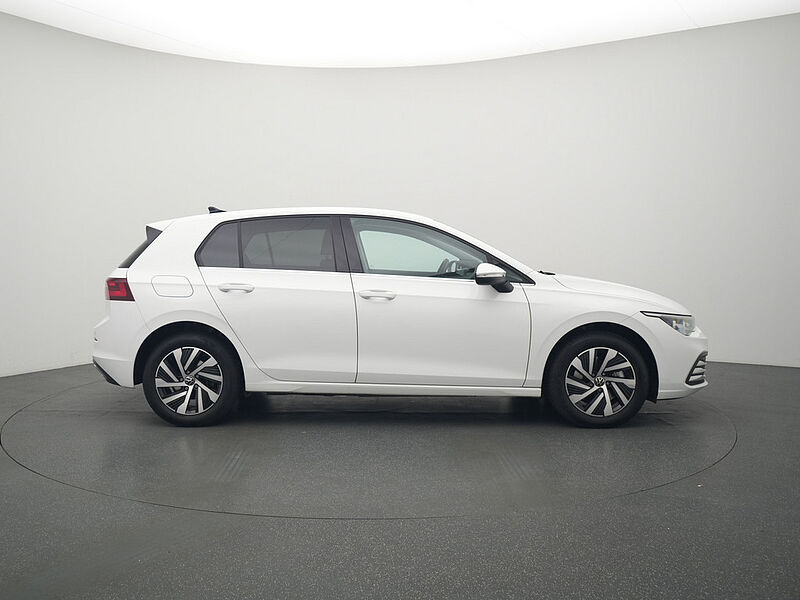 Volkswagen Golf VIII eHybrid Style DSG MATRIX AHK NAVI VIRT