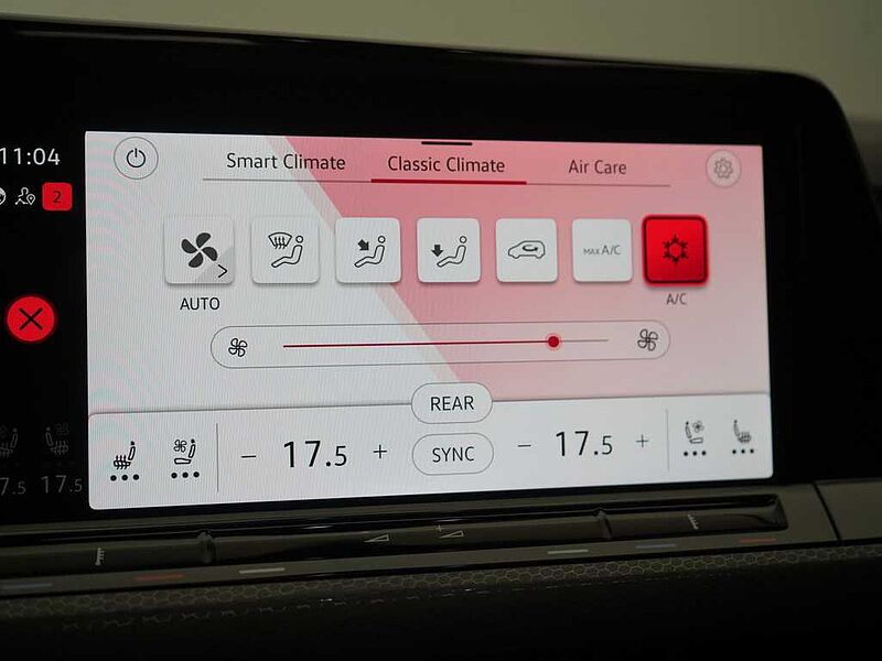 Volkswagen Golf VIII GTI CARPLAY KEYLESS DCC SHZ PDC PANO