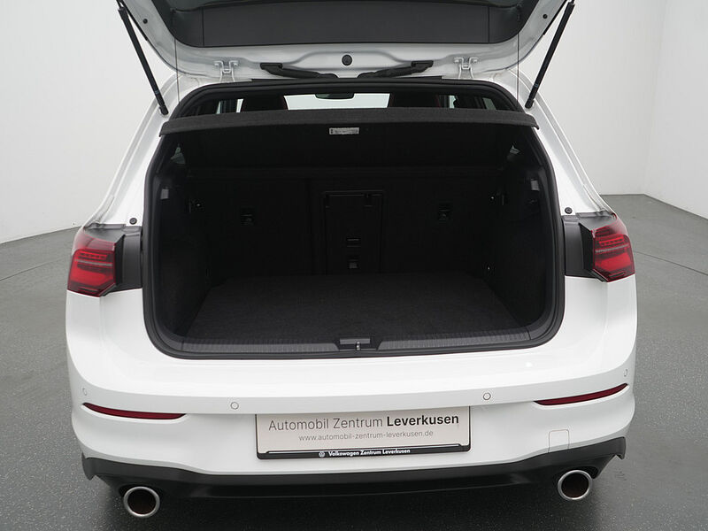 Volkswagen Golf VIII GTI CARPLAY KEYLESS DCC SHZ PDC PANO