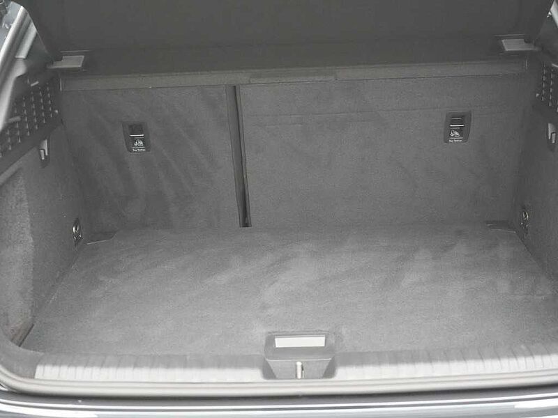 Audi A3 LED HUD SONOS KAM SHZ